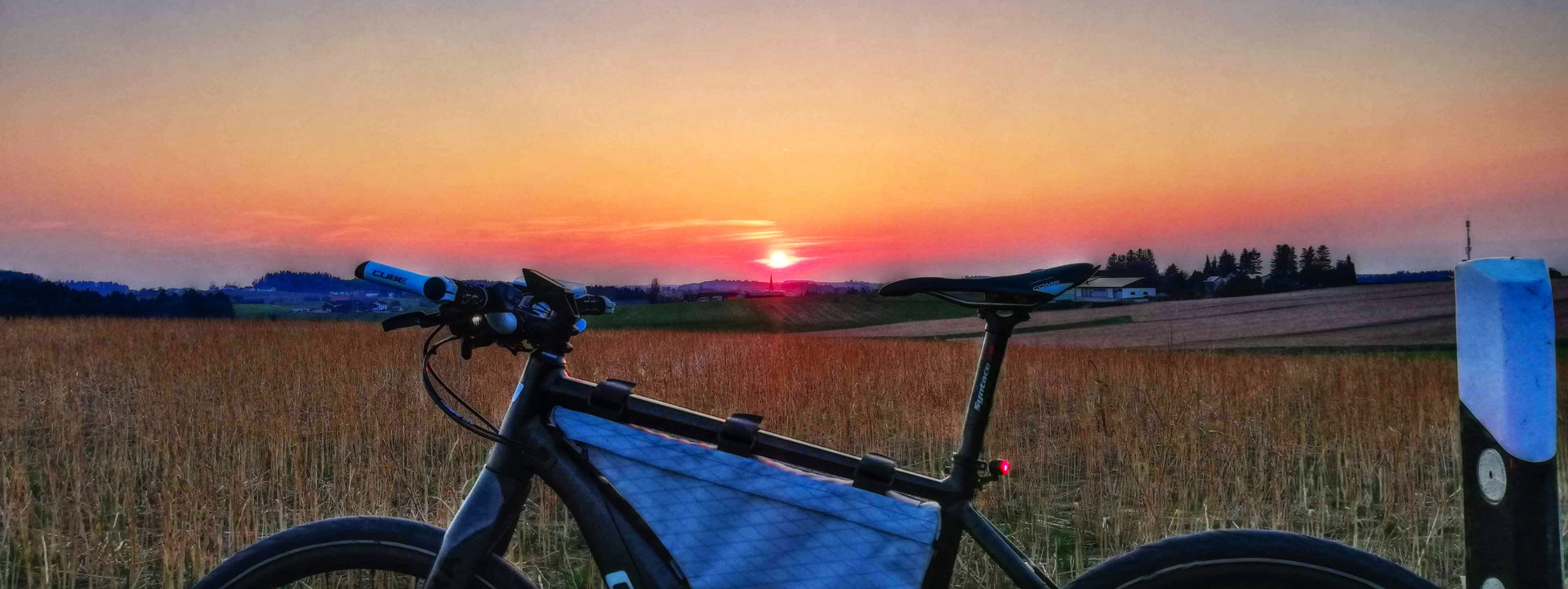 Cube Cross Hybrid One mit Gramm Framebag