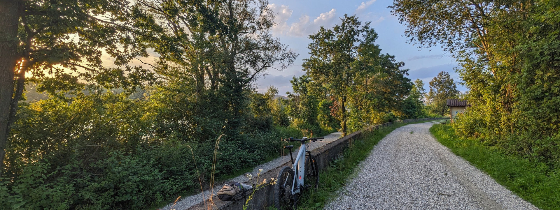 Am Inndamm mit dem Canyon E-MTB