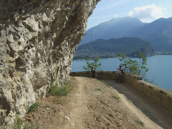 Day 5: Gravel track down to Lago di Garda