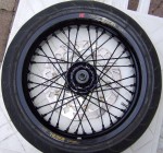 Yamaha WR250R Supermoto Radsatz: Vorderrad, Nabe, schwarze Speichen