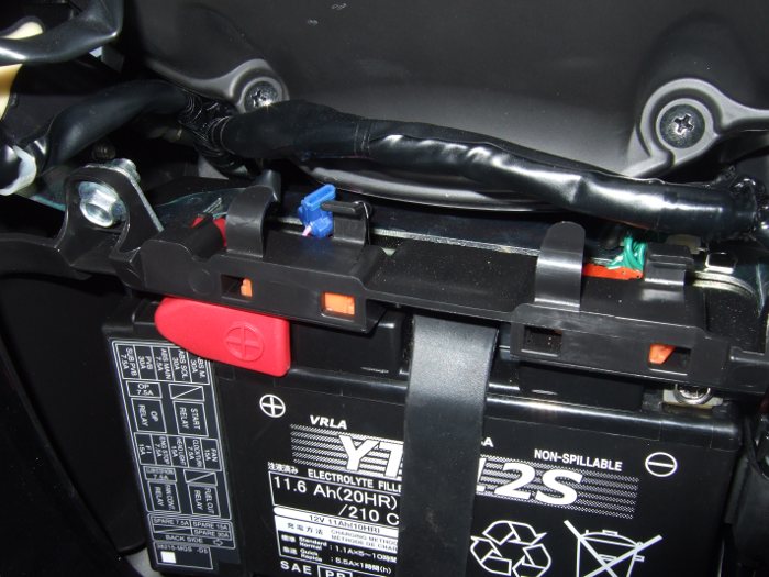 Batterie und Stromdieb für geschaltete Bordspannung (Klemme 15)