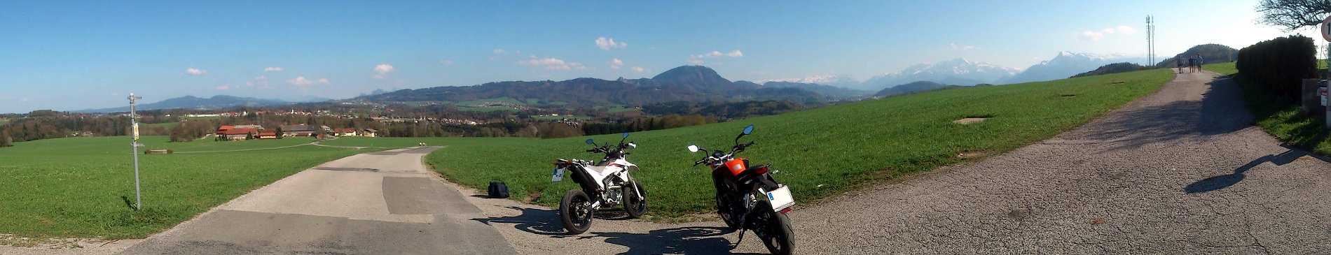 Nähe Salzburg, KTM Duke 125 und Yamaha WR250R