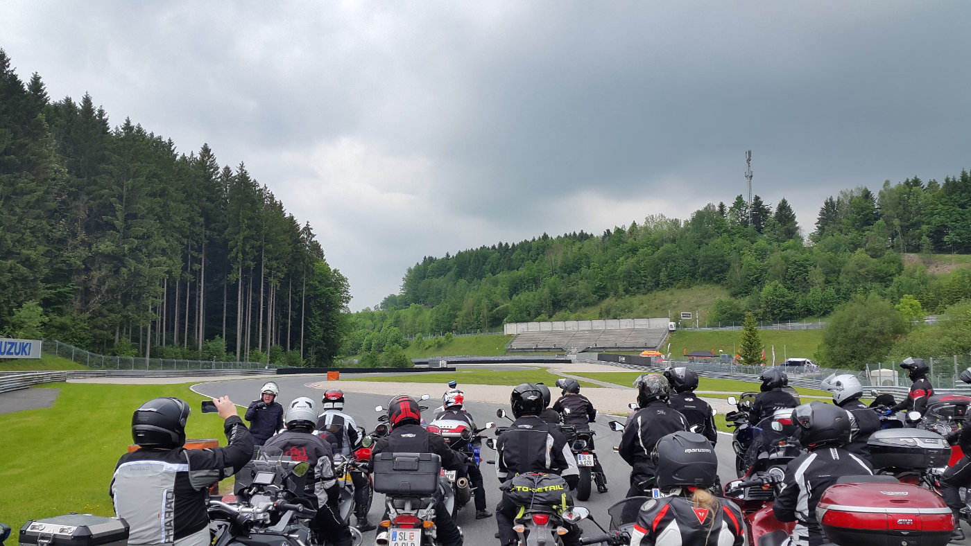 Motorrad Fahrsicherheitstraining Salzburgring Instruktion Fahrerlagerschikane