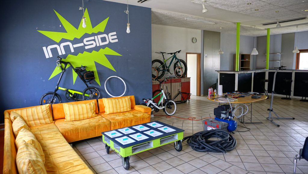 Crashkurs „Kleine Fahrradreparaturen“ im Jugendzentrum Inn-Side