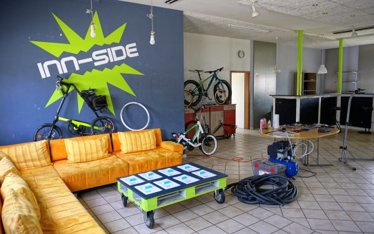 Crashkurs „Kleine Fahrradreparaturen“ im Jugendzentrum Inn-Side