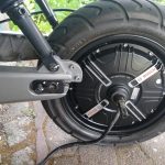 Reifenwechsel am Niu E-Roller