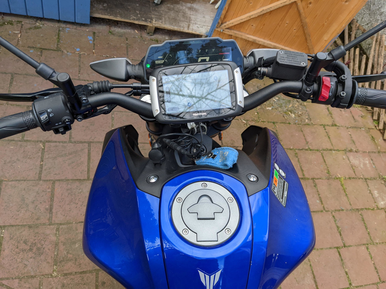 Tomtom Rider 400 und Bordnetzsteckdose an Yamaha MT125