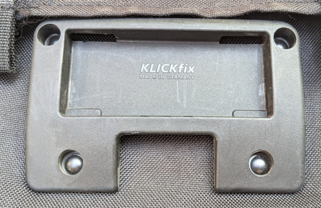 Halteplatte einer Klickfix-kompatiblen Tasche, Version 1