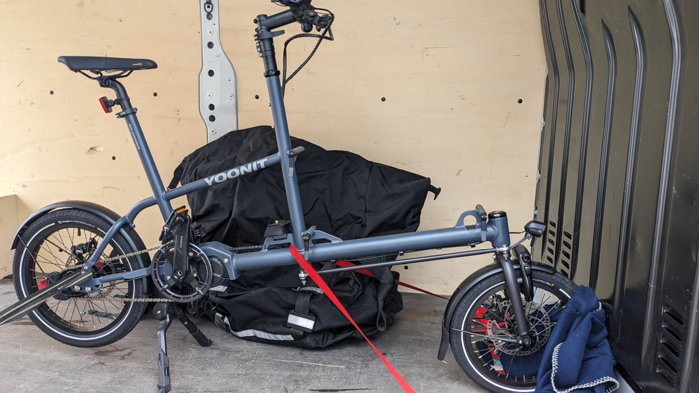 Yoonit Electric Mini Cargo Bike Storm Blue bei Abholfahrt