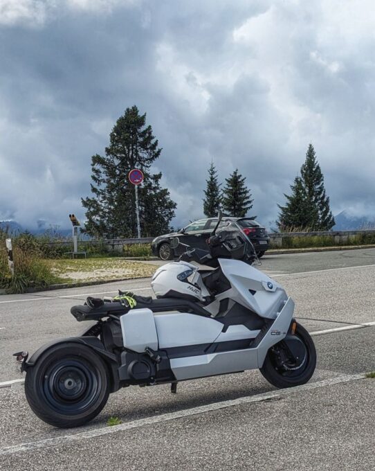 Rossfeldringstraße und Laderätsel