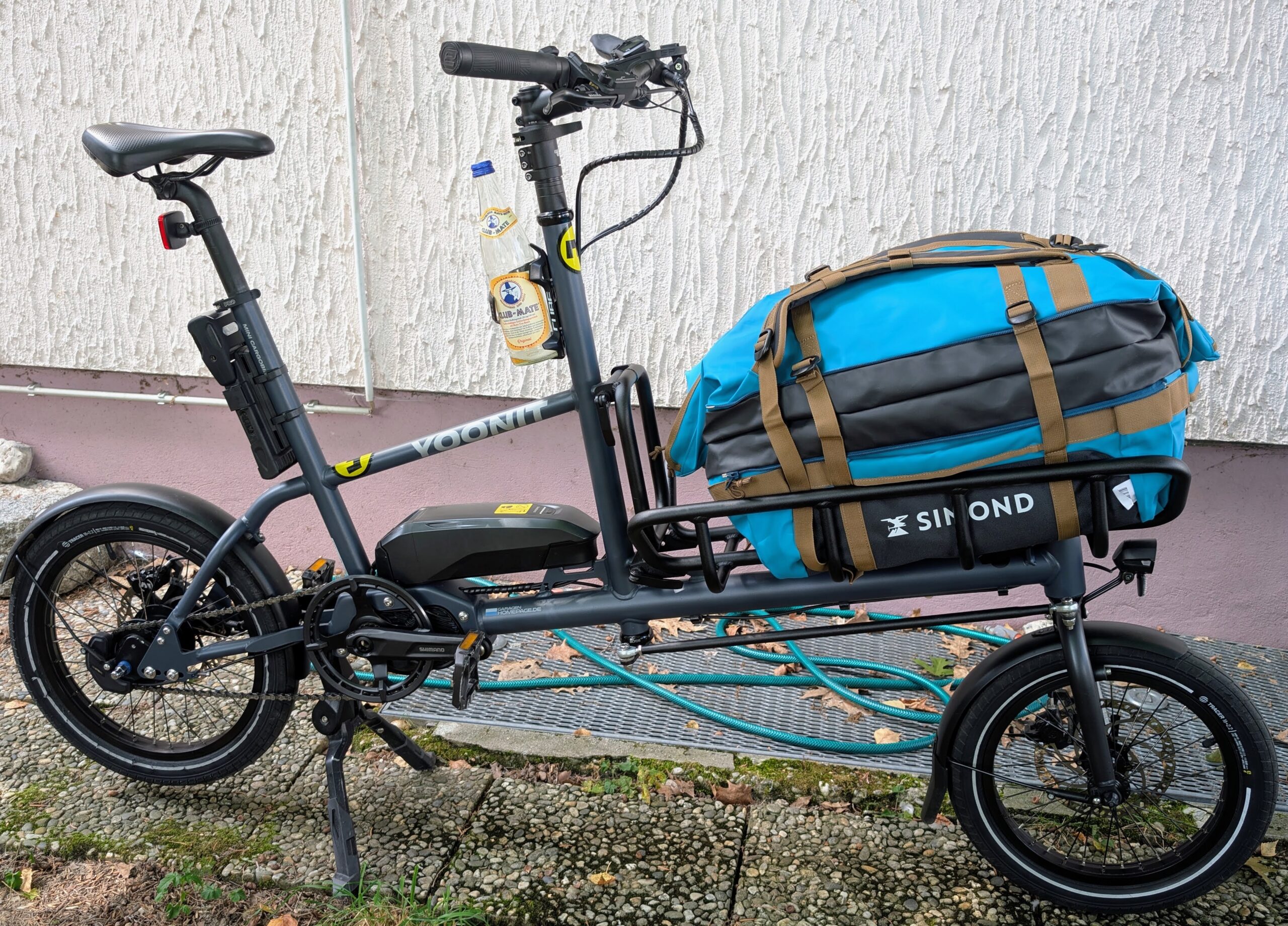 Yoonit Mini Cargobike mit Smart Carrier und 60l Duffelbag