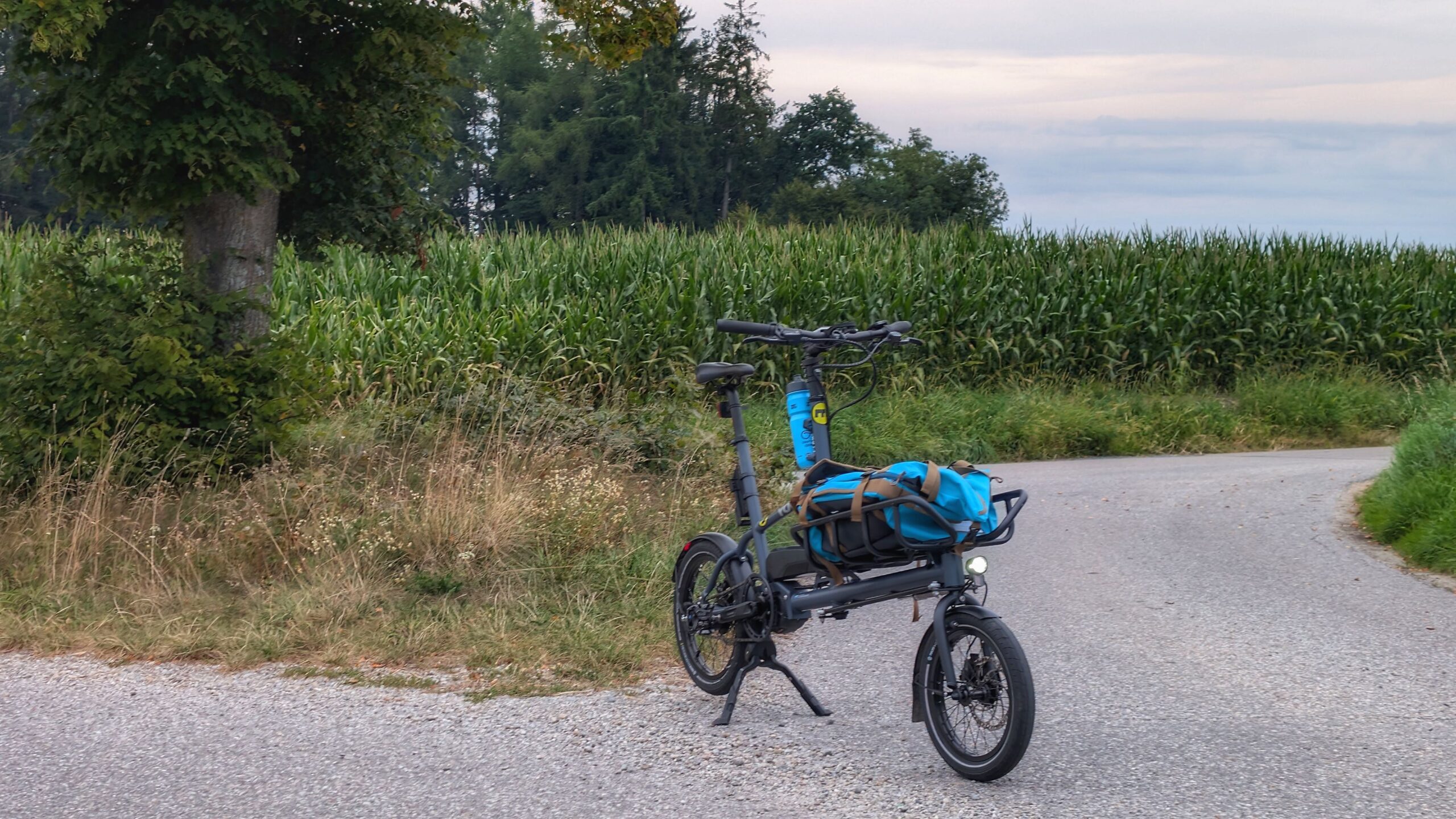 Proberunde mit Yoonit Mini Cargobike, Smart Carrier und fast leerem 60l Duffelbag