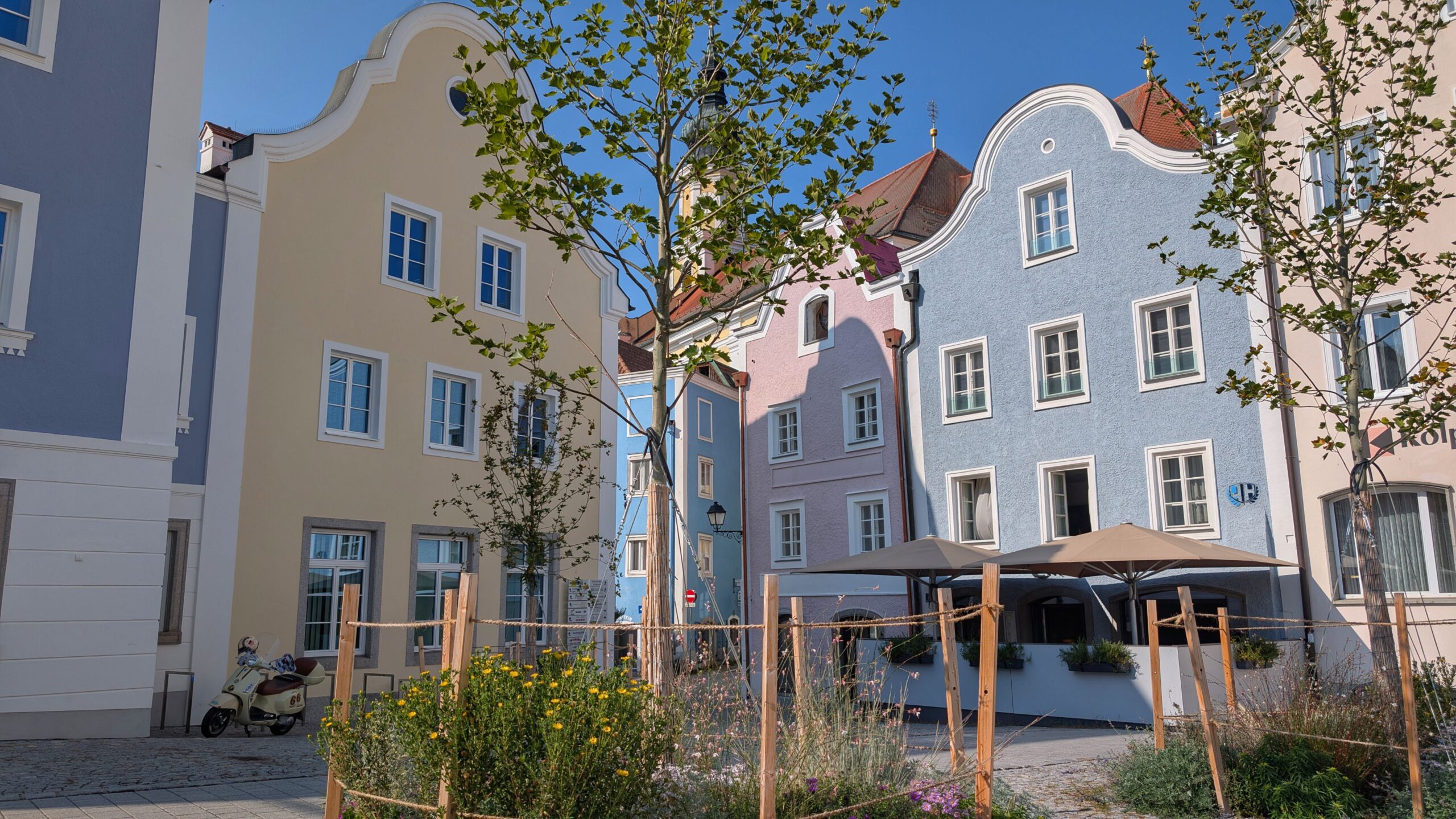 Schärding Stadtplatz, bei Pedelec-Ladestation